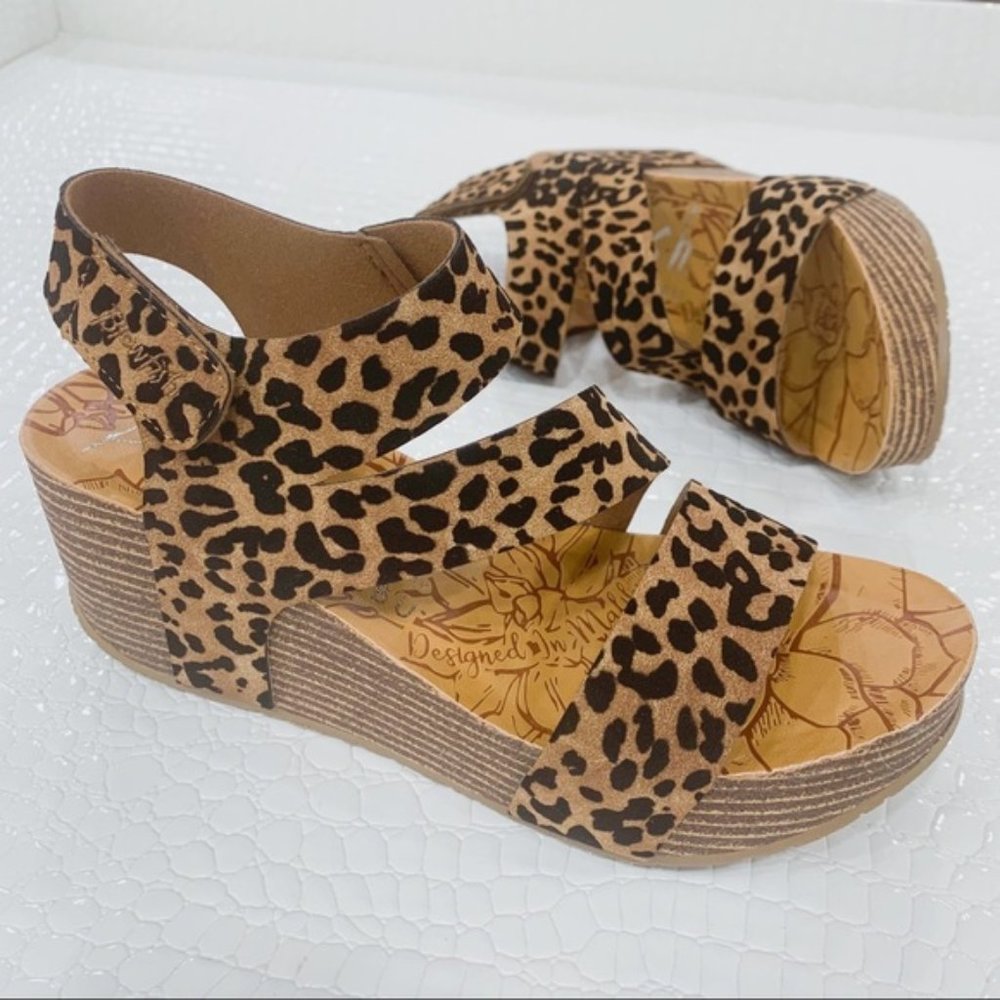LAST! Blowfish KEEP IT GOING LEOPARD WEDGE SANDALS - Picture 4 of 6